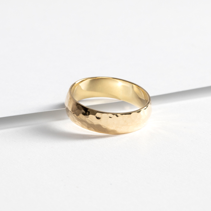 a yellow gold band